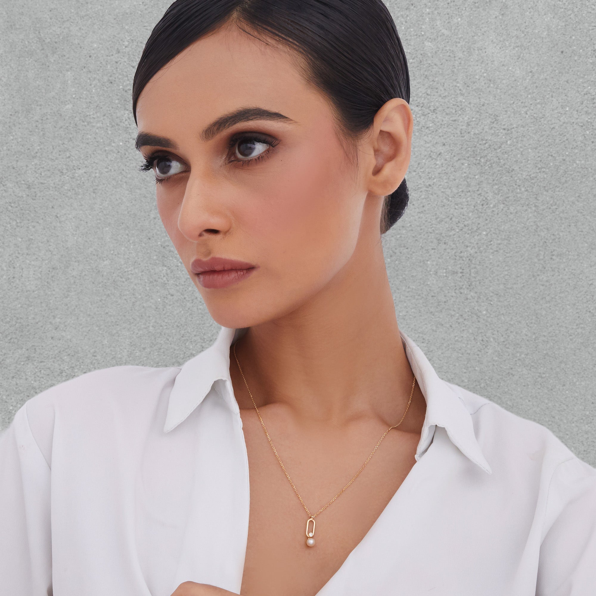 Lumi Pearl Drop Necklace