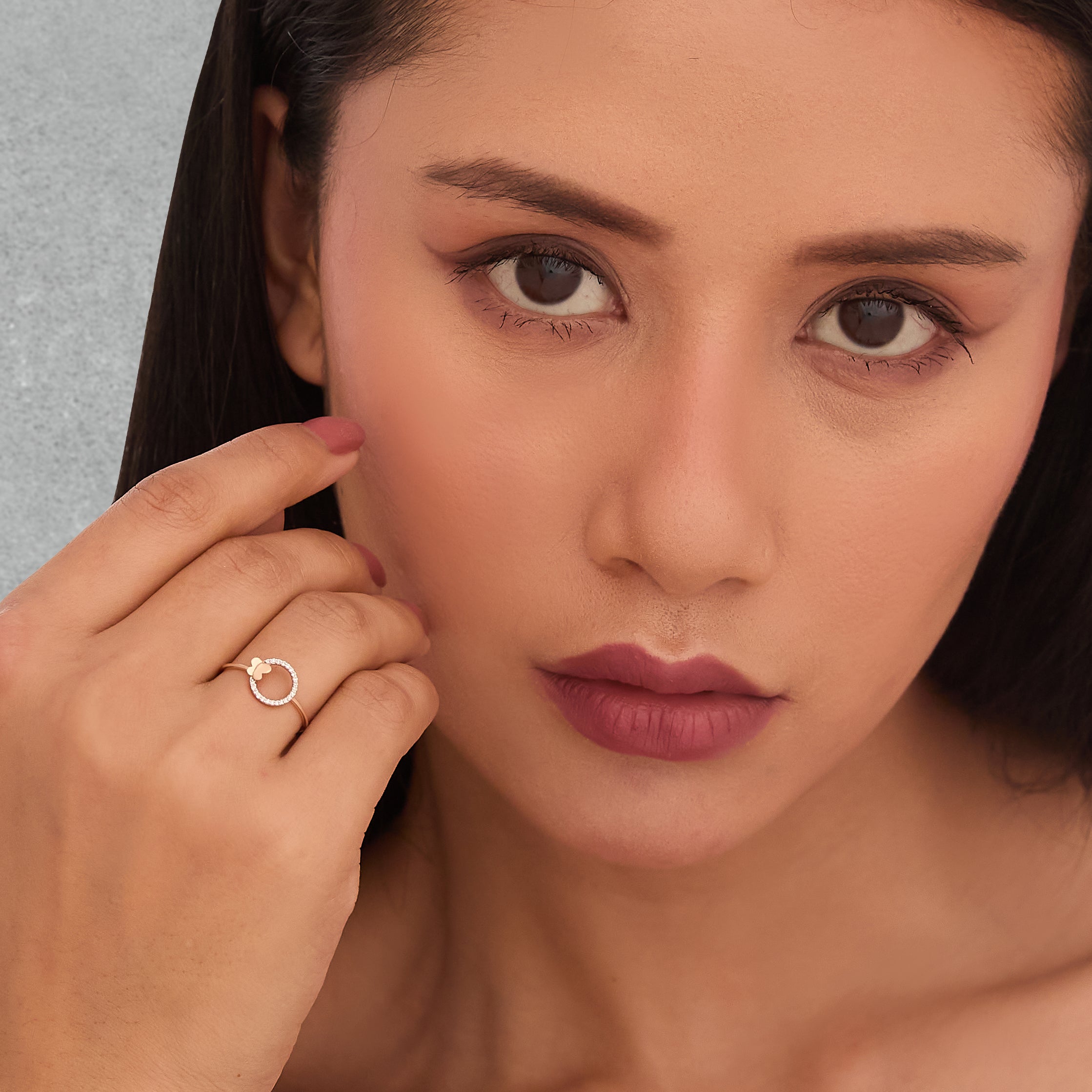 Lucky Circle Diamond Ring
