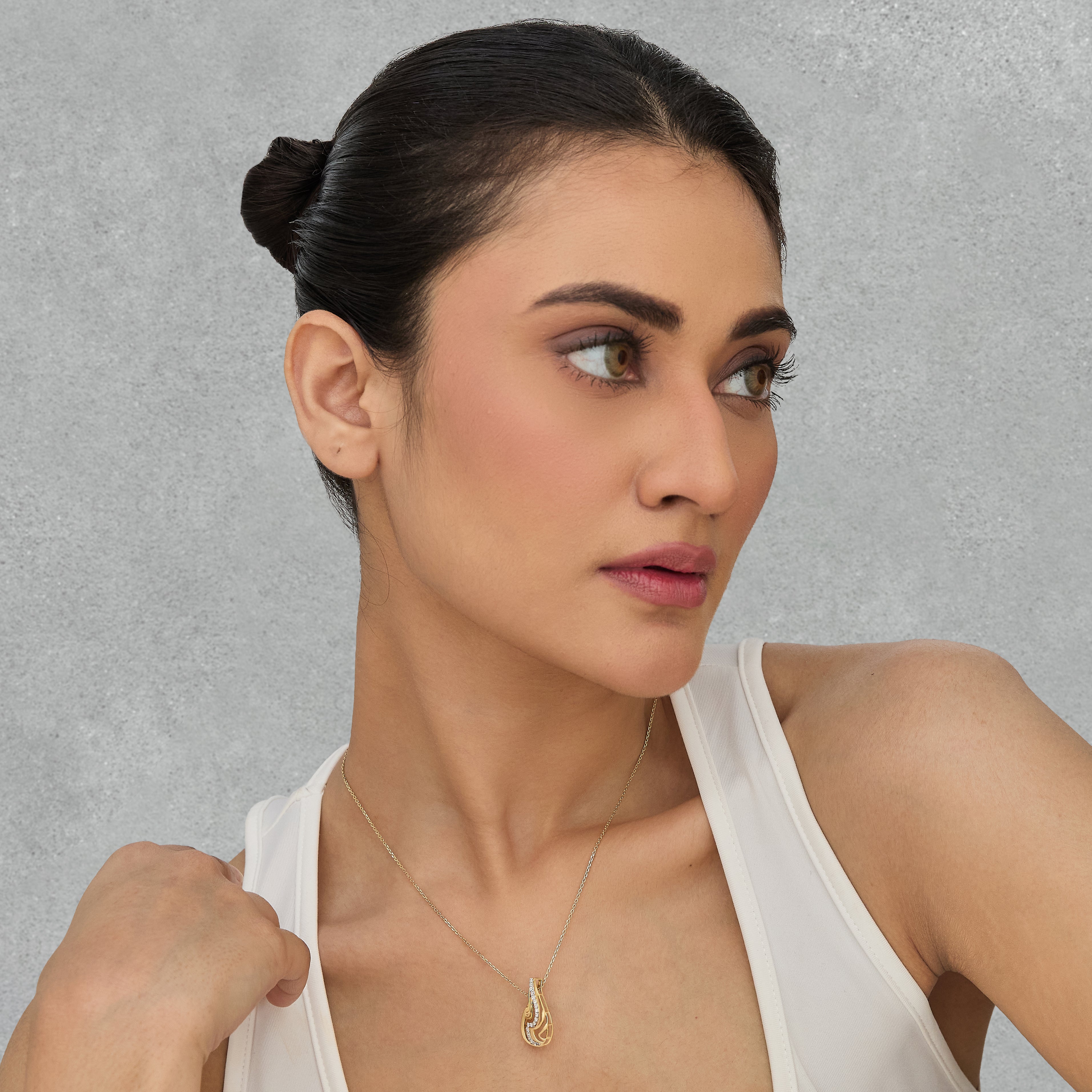 Curve Drop Diamond Necklace