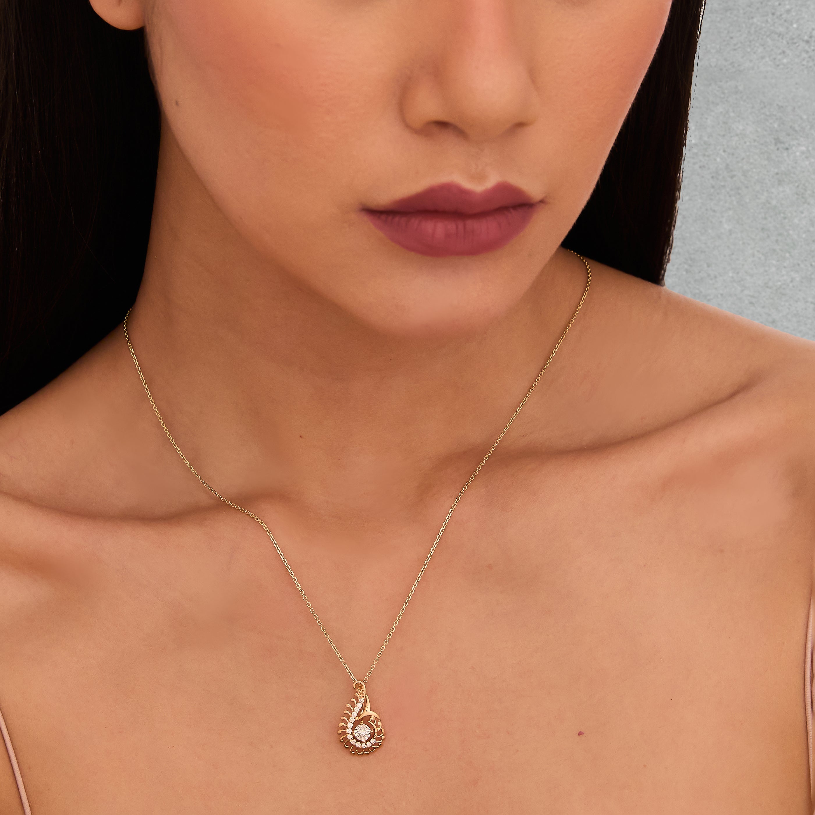 Peacock Curve Necklace