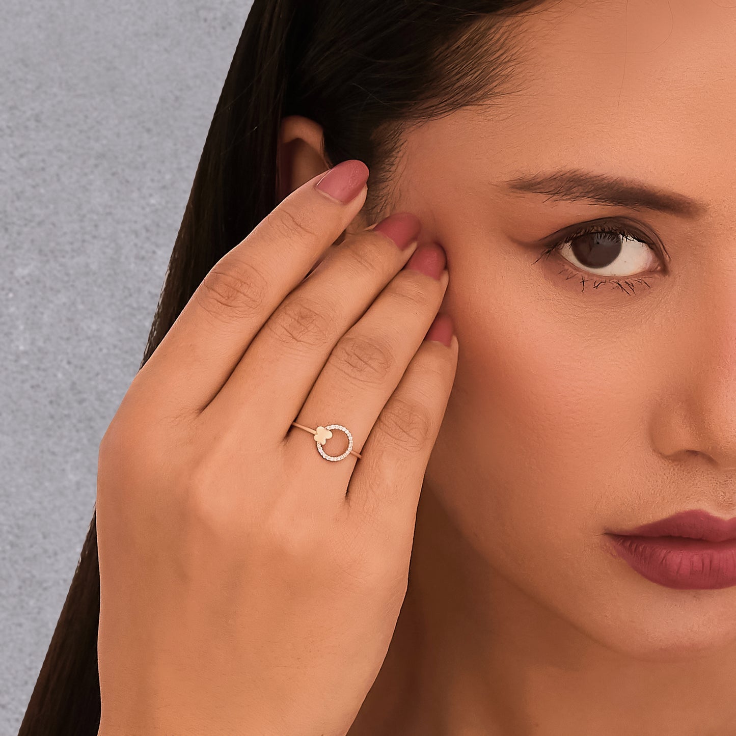 Lucky Circle Diamond Ring