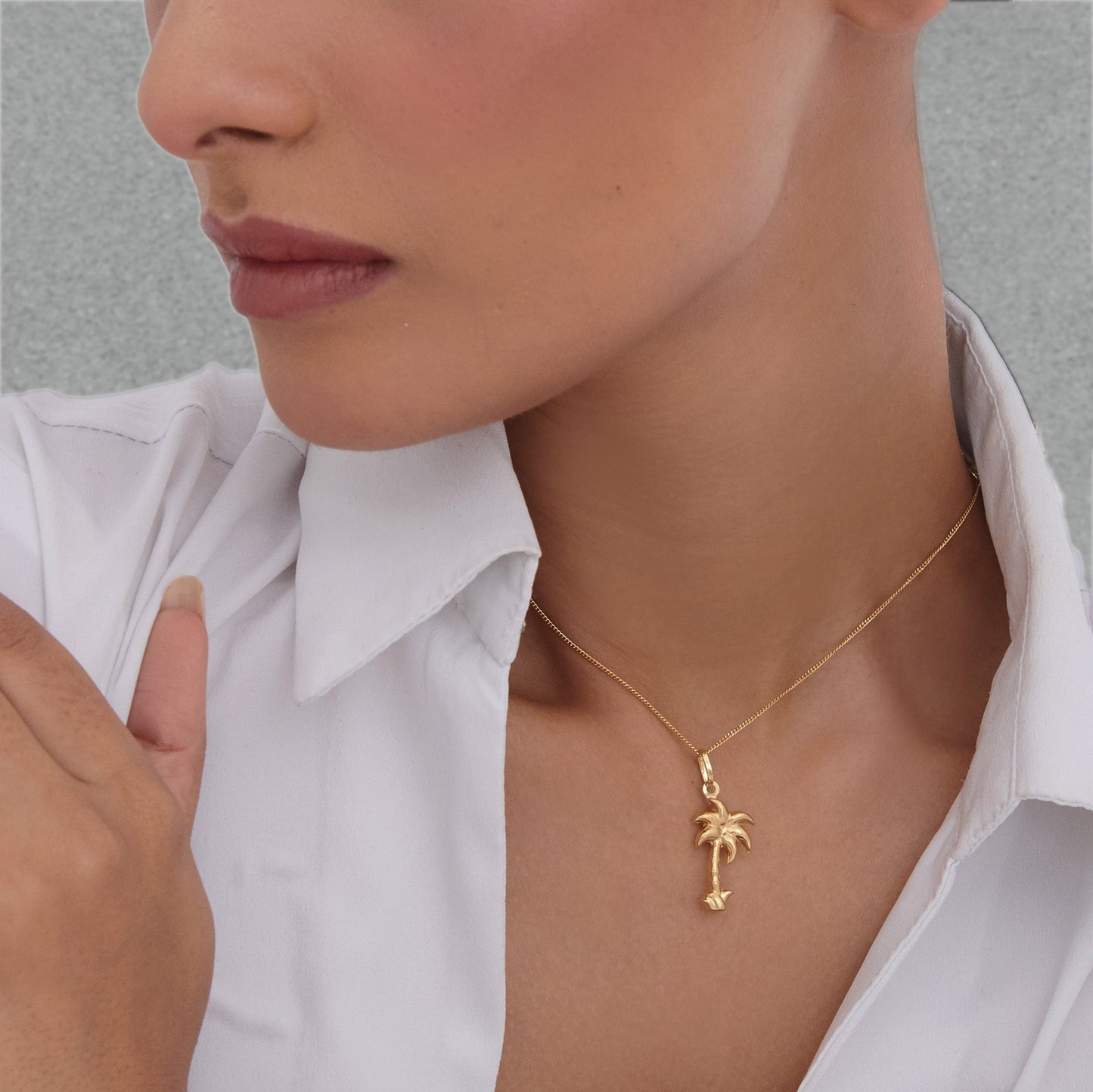 Palm Gleam Pendant