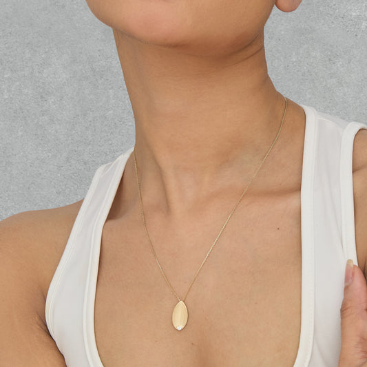Petal Line Necklace