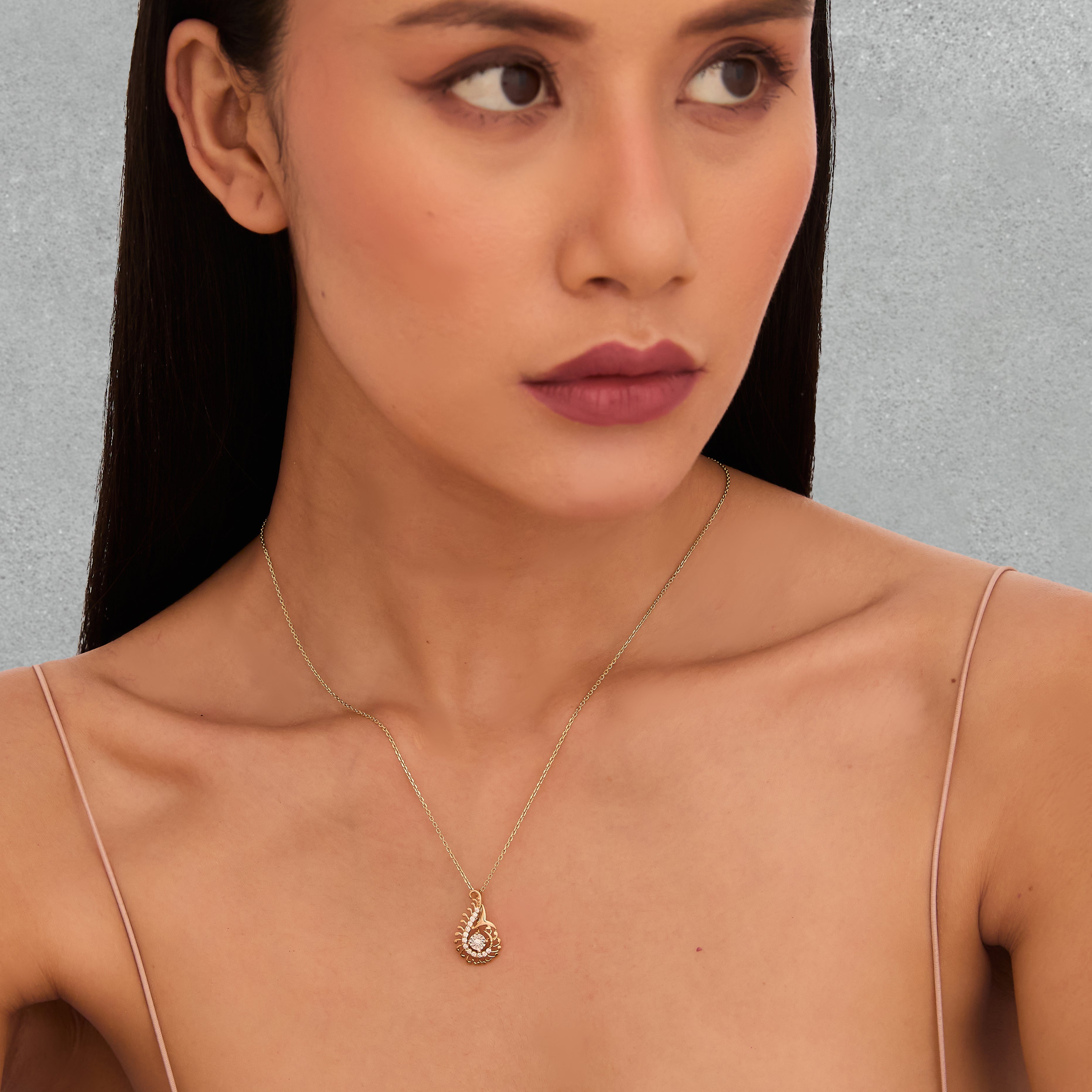 Peacock Curve Necklace