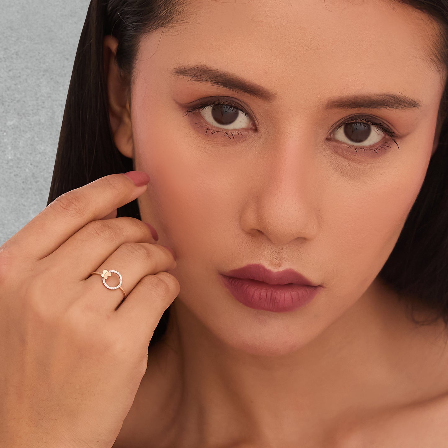 Lucky Circle Diamond Ring