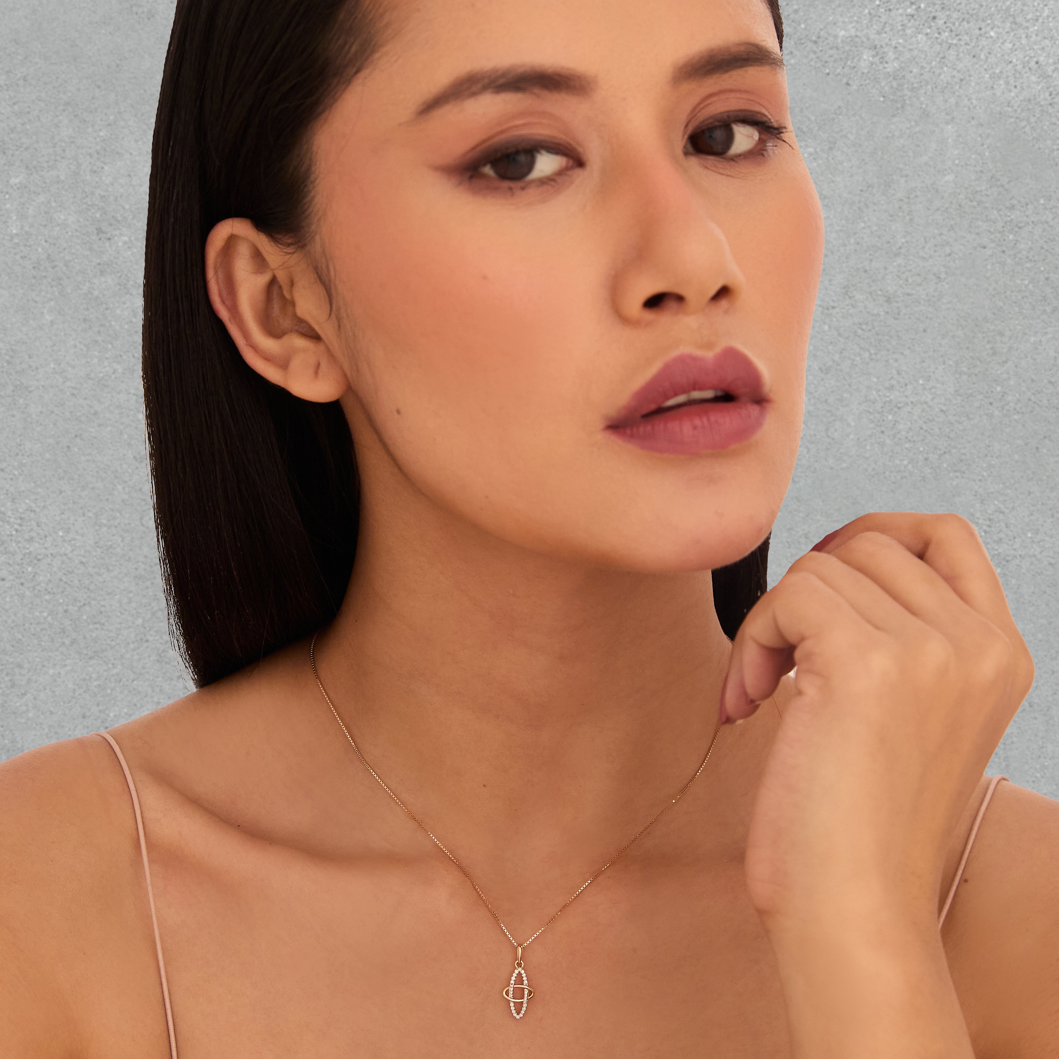 Oria Diamond Necklace