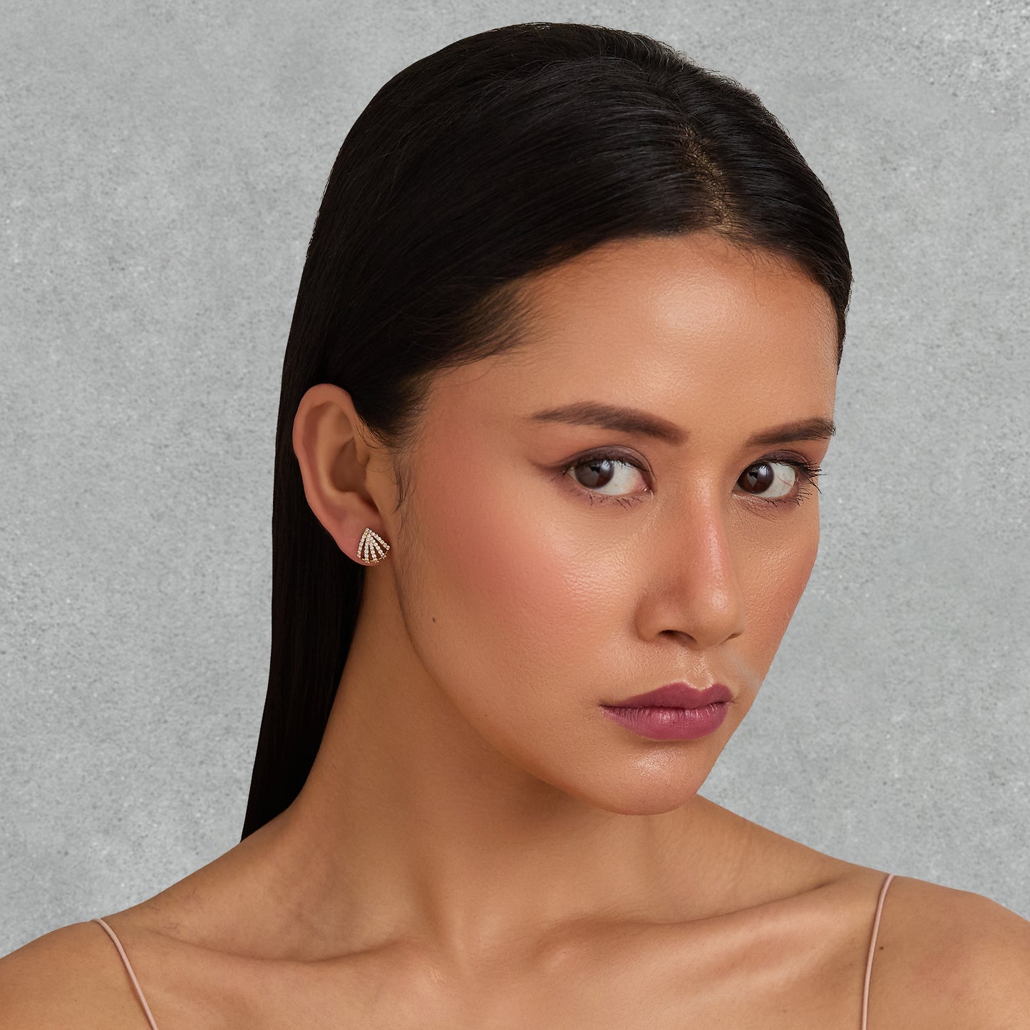 Diamond Claw Stud Earrings